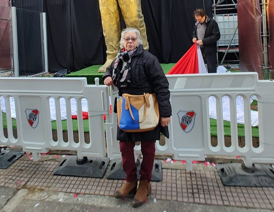 Con enorme tristeza despedimos a Elda, cuyo paso dejó una huella imborrable tanto en quienes tuvimos la fortuna de compartir instantes con ella como en la vida institucional de River.

Acompañamos con profundo afecto a su familia y a sus seres queridos en este momento de dolor.