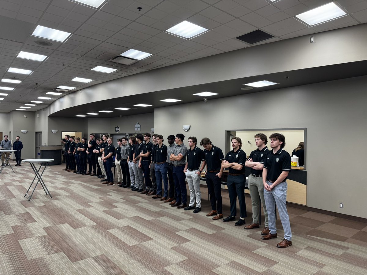 PARaidersHockey's tweet image. Thanks to Smitty’s for helping us setup a huge pancake breakfast for our season ticket holders this morning!