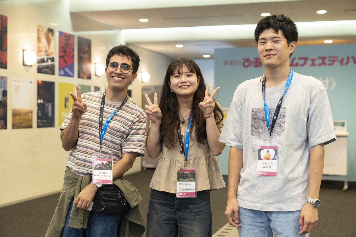 pff_award's tweet photo. ＼🎬#PFFアワード 2025 Fプログラム／

『惑星イノウエ』鈴木大智監督
『マイ スモール ワールド』丸岡優月監督
『ノイズの住人』アンドレス・マドルエニョ監督

美術制作に半年、撮影に半年をかけた鈴木監督。
引き画＆シンメトリーな画づくりを目指すもつ丸岡監督。
即興で役者にもサプライズを仕込むアンドレス監督。

異なる個性をもった3作品のこだわりの演出術を伺いました！