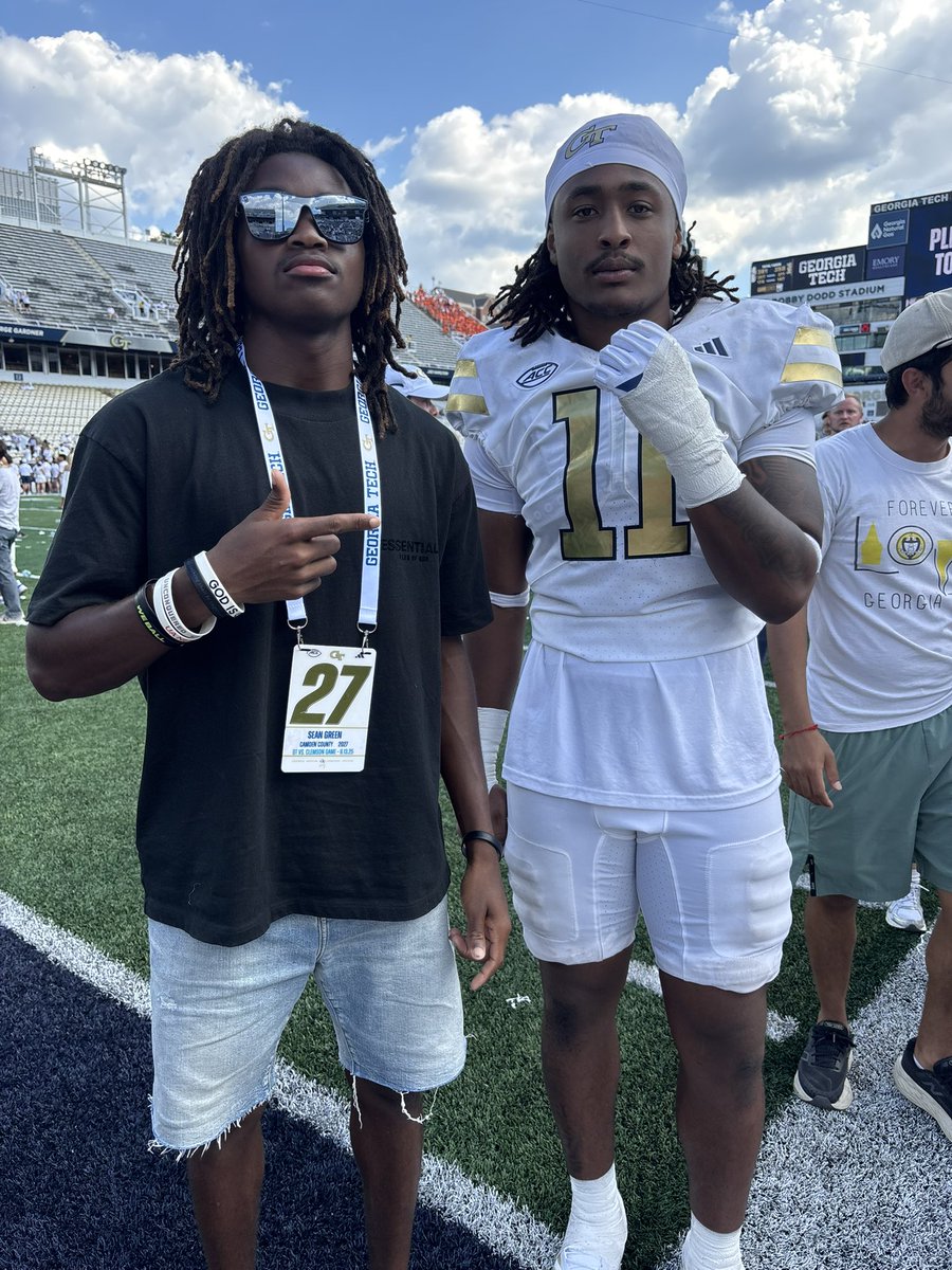 SeanGre5's tweet image. Heck of a day in ATL with Gt!! Glad I  got to watch that big win! 🐝🐝Atmosphere was crazy!!
#stungem
#forc🐾mden
@CoachTMcKnight @CoachAlexMathis
@COACH217ROLAND @QBOCCoachAlford