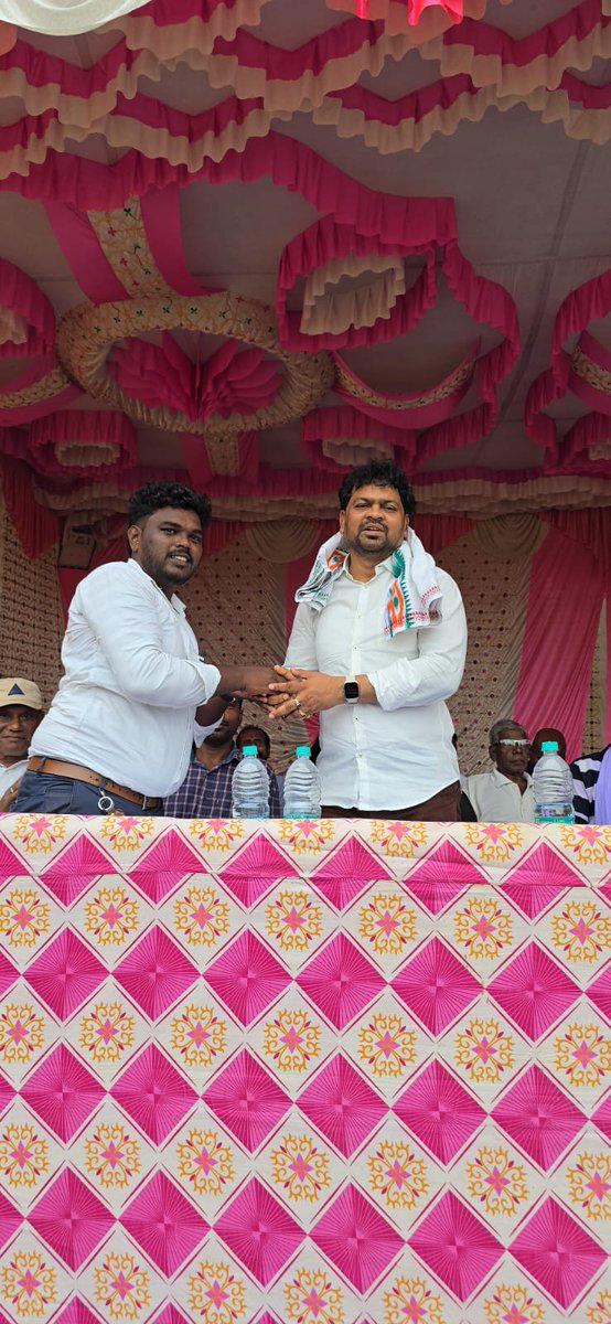 जमशेदपुर लोकसभा 
बहरागोड़ा विधानसभा प्रखंड गुड़ाबंधा 
गाँव बनमाकड़ी मे
नवा उतनव गांवता क्लब के ओर से आयोजित 
दो दिवसीय फुटबॉल प्रतियोगिता में फाइनल खेल का उद्घाटन और माननीय विधायक @samirkumarmohanty जी के  पुरस्कार वितरण किये