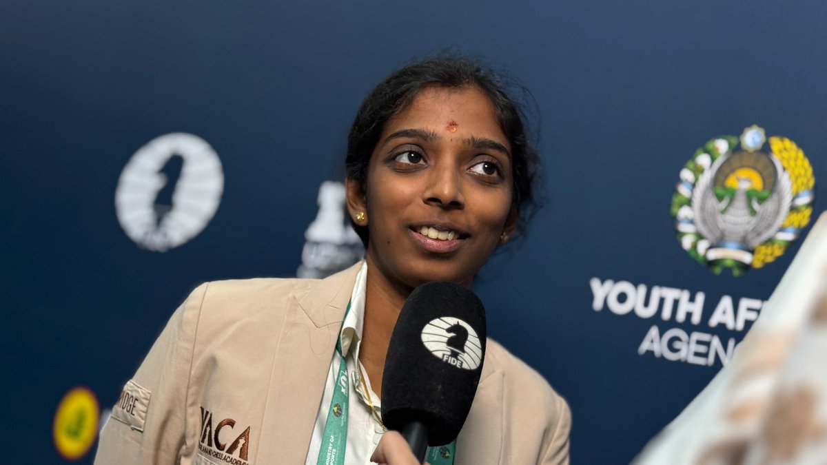 ChessbaseIndia's tweet image. Grandmaster Vaishali Rameshbabu is back to winning ways! Vaishali scored a highly important win over former World Champion Mariya Muzychuk in the penultimate round of the FIDE Women&apos;s Grand Swiss.

Vaishali played some amazing chess in the time scramble and managed to…