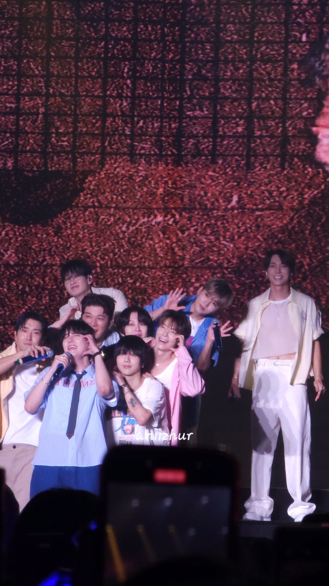 See you again 💙

#SUPERJUNIOR 
#SUPERSHOW10_in_JAKARTA 
#SUPERSHOW 
#20th_Anniversary_TOUR
