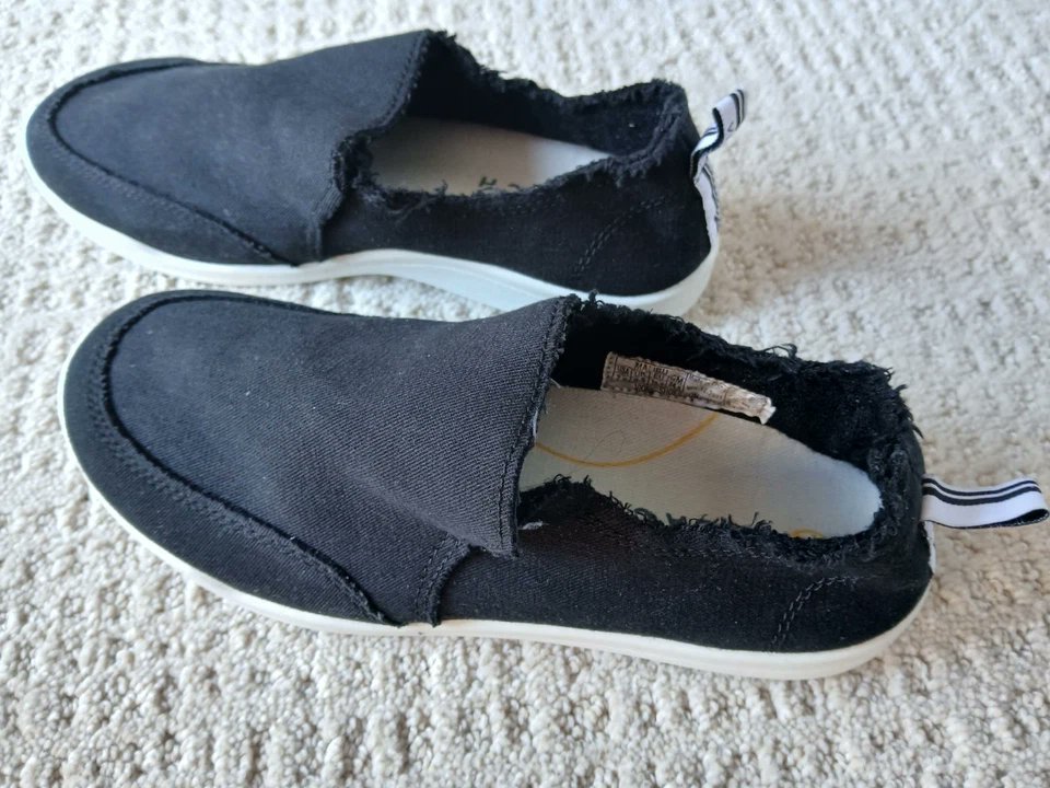 DiscountsWear's tweet image. FOR SALE 
WOMEN'S VIONIC BEACH COMFORT CANVAS SLIP ON SHOES SIZE 8.5  GREAT PRICE!
#vionicshoes #vionicbeachshoes #travel #cruise #christmas #beach #ocean #comfortshoes #vionic #deals #dealoftheday #forsale #namebrandshoes #nature #walkingshoe
WEARITAGAIN DISCOUNTS | eBay Stores