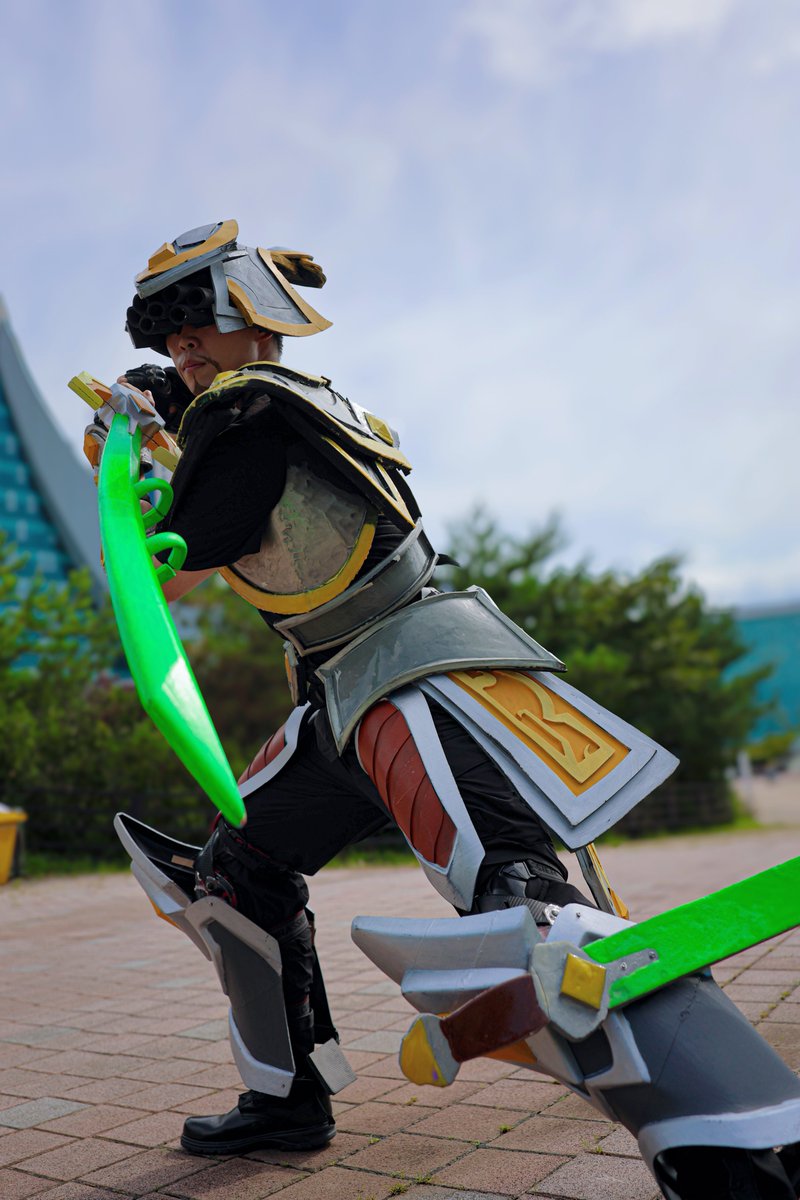 #코스어_𝕏친소
서코 롤 마스터 이로 갔습니다.
애니는 고전장르 , 게임은 롤,히오스,블리자드 좋아합니다.
RT위주 성인분들 찾아뵙겠습니다!