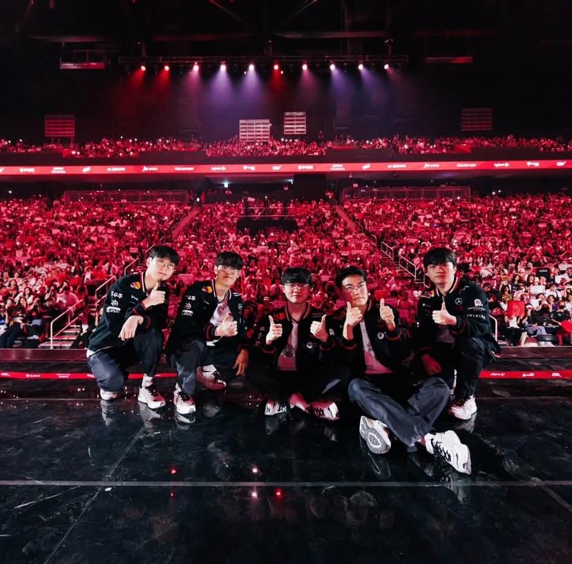 Although today’s match ended in a loss, I believe that in the upcoming games they will come back stronger and more spectacular. T1WIN HJFGK FIGHTING HYEONSANGMIN HWAITING #HJFGK #Doran #Oner #Faker #Gumayusi #Keria