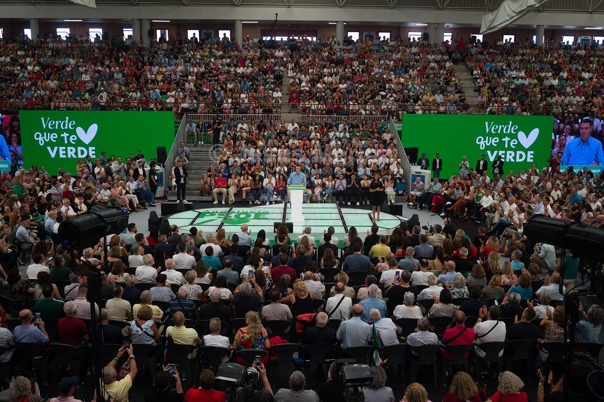 JesusMerida_'s tweet image. (II) @sanchezcastejon #malaga #mitin #fotoperiodismo