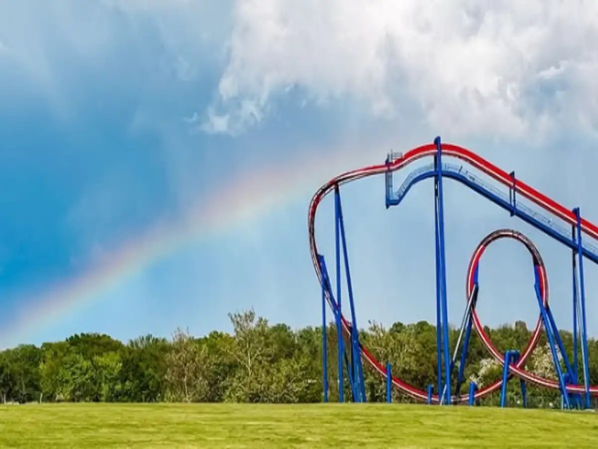 GalacticScope's tweet image. 🚨 Breaking: Worlds of Fun in Kansas City evacuated Saturday night after reports of possible shots fired during the opening night of Halloween Haunt. Large crowds panicked, chaos erupted, and authorities responded quickly. #WorldsOfFun #KansasCity

👇 What we know so far:…