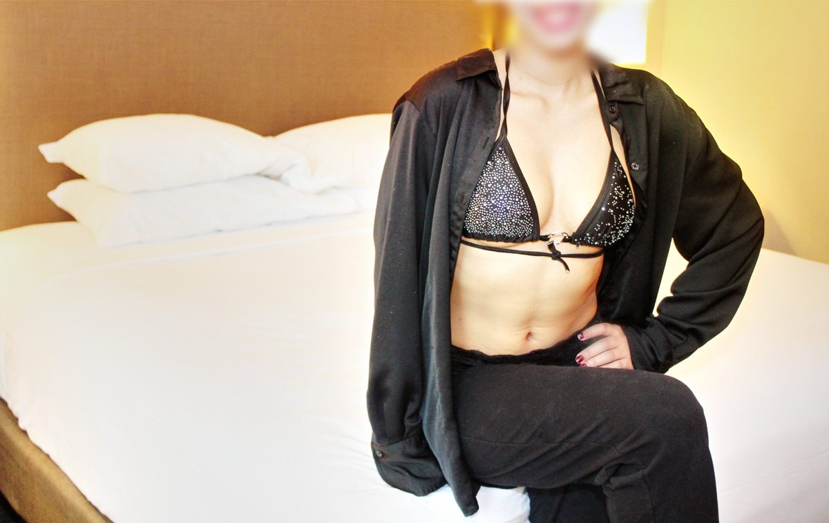 Leisure Model tweet media