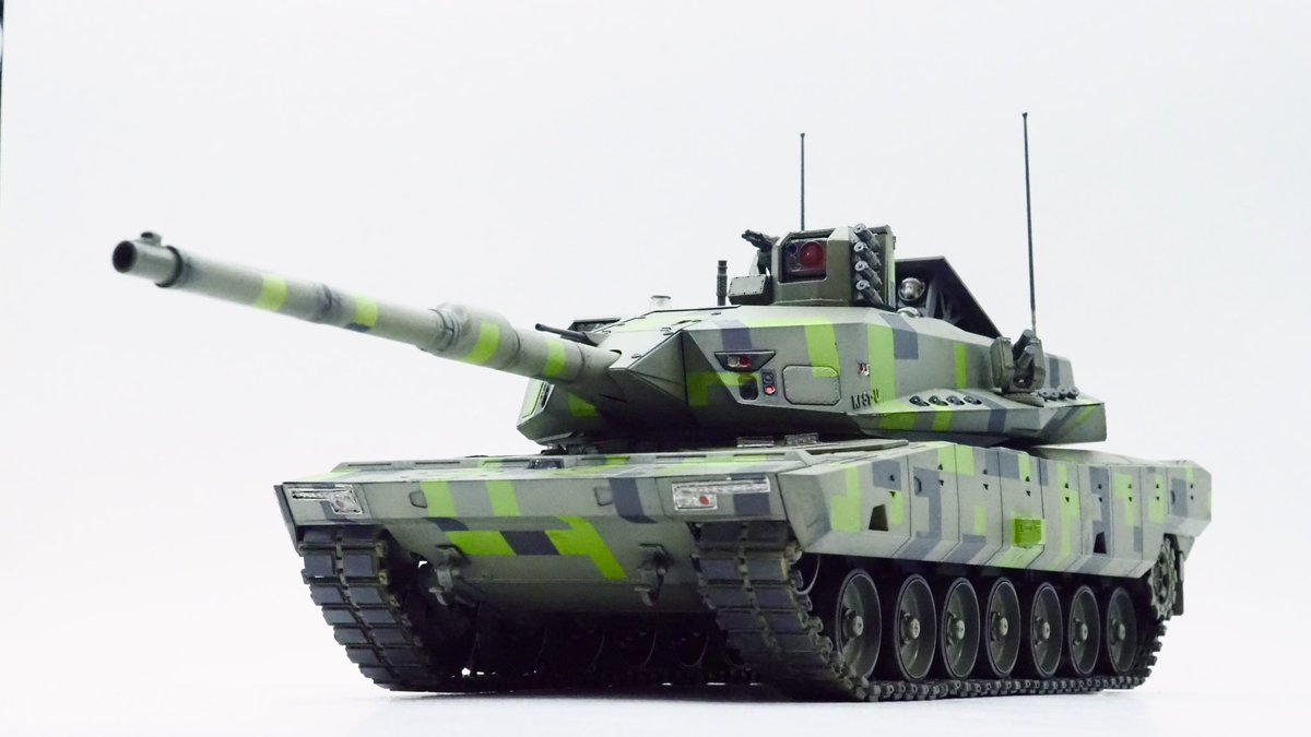 FuwakuT's tweet image. 3連休、第1弾完成。
KF51U  PANTHER。
独特な迷彩のためのマスキングが大変だったけど、なんとか。
いいスタイルですね。

#プラモデル
#KF51U 
#AmusingHobby 
#新作