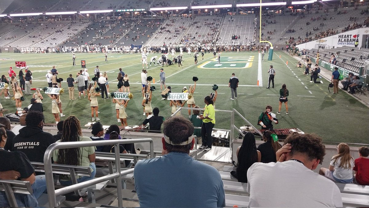 So honored to visit UAB for GameDay and watch their 31-28 W! Huge thanks to Coach John Jones for inviting me and taking the time to talk and make me feel welcome. Big shoutout to Ty Long for helping me grow as a kicker. Ready to keep grinding!  

#GoBlazers  #kickerrecruit