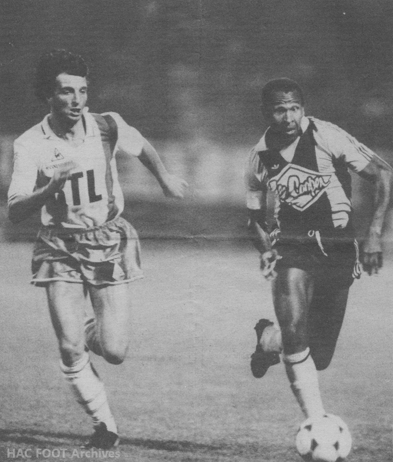 Il y a 40 ans. Krimau et le parisien Pilorget lors du match HAC - PSG. Les Havrais s'inclineront 1⃣-2⃣.