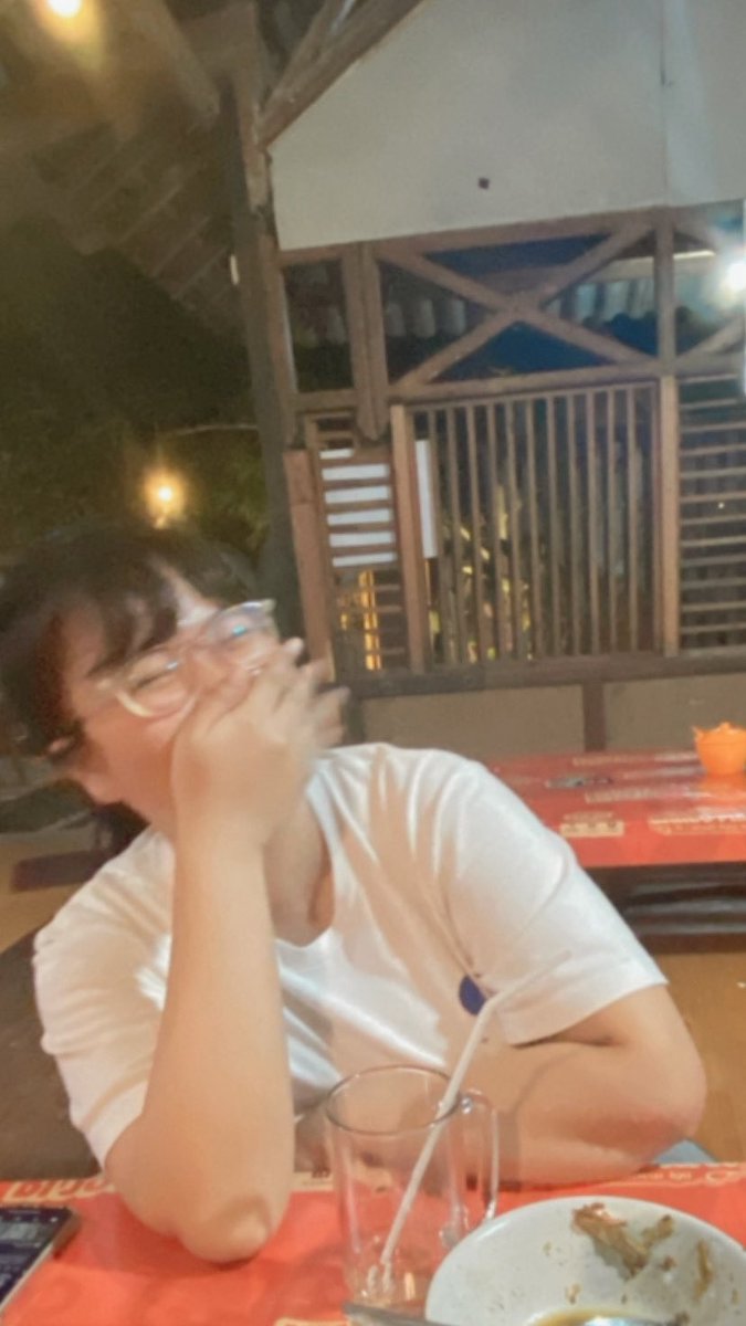 elfbugs's tweet image. 