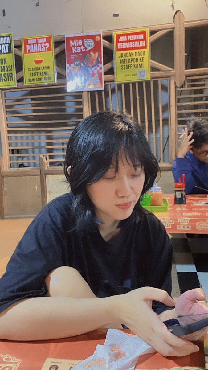 elfbugs's tweet image. 