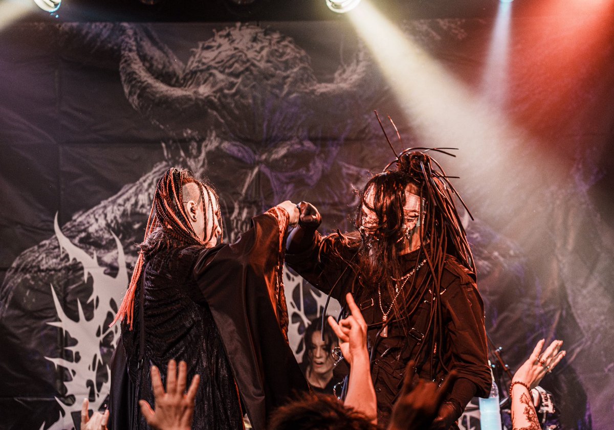 DEVI BATTLE TOUR~デビバトツアー~ Imperial Circus Dead Decadence × DEVILOOF

大阪治安悪いね〜最高でした。

次は23日東京。
今日死んだやつもう一回死にに来い╰⋃╯