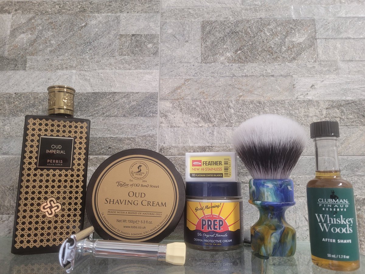 SOTD Sapone Oud di Taylor Of Old Bond Street 
After Shave Whiskey Woods di Clubman Pinaud 
Pre barba Prep
Rasoio Merkur Progress 500 
Lametta Feather Hi-Stainless 
Pennello Notte Stellata Yaqi Brush 
Profumo Oud Imperial di Perris
#WetShaving
#RasaturaTradizionale 
#SOTD