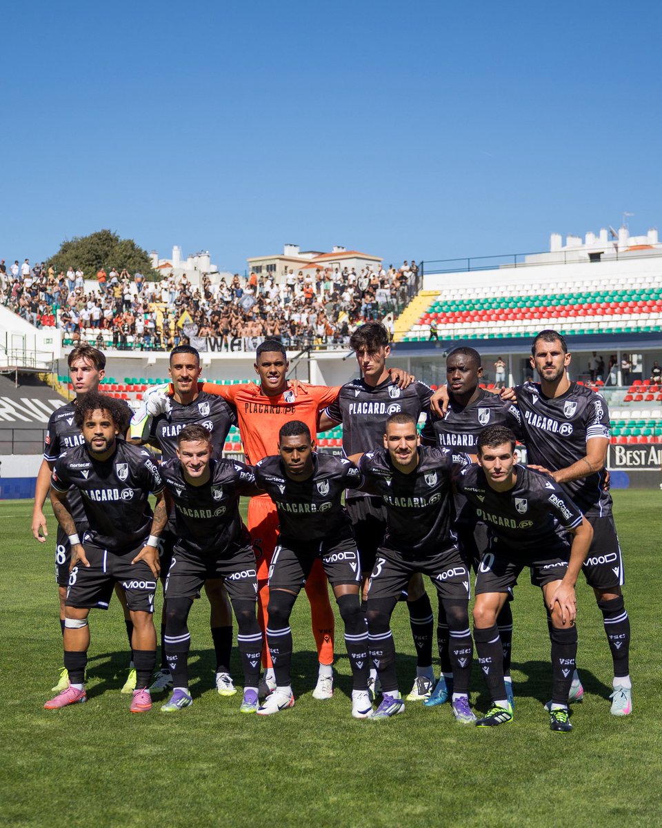 VitoriaSC1922's tweet photo. União e resiliência 🖤
#UnidosPeloVitória • #CFEAVSC https://t.co/zdQOlcRCxS