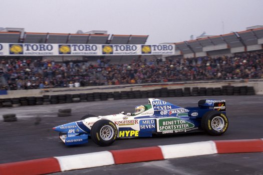 PrixPacific's tweet image. 09/12/1994
#PacificNews 

INDOOR TROPHY QUARTER FINAL 

With #Senna and #Lavaggi having got through the preliminary round the quarter finals have now been drawn and they will run as follows:
#Larini v #Senna
#Gachot v #Papis
#Zanardi v #Fisichella
#Lavaggi v #Andretti