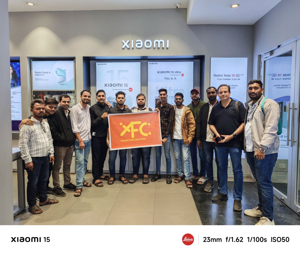 XFCPune's tweet image. Our September #XFCPune meetup was a blast! 🙌 Fans got an exclusive hands-on with the all-new Redmi 15 5G 📱exploring its massive 7000mAh battery, smooth display &amp;amp; Royal Chrome design that left everyone impressed! ✨

#Redmi15
#XiaomiIndia #RedmiIndia