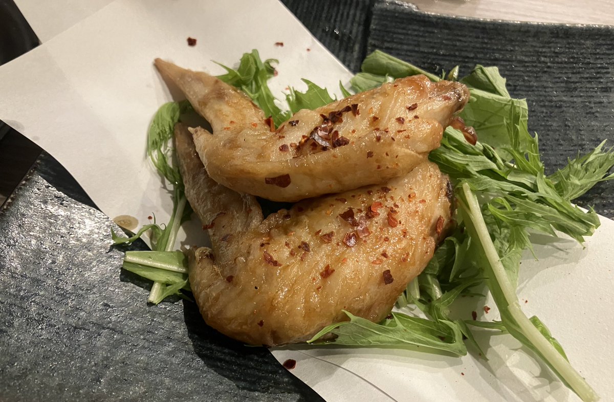 mongol8ooo's tweet photo. 〆の黄金の手羽先

レモンサワーうまうま https://t.co/otOXdW2oeI