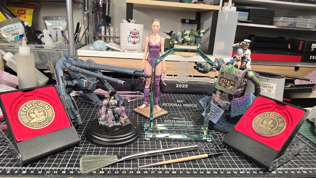 Chessymonkey's tweet image. Its good to get out there once in a while, see a bunch of familar faces, even better when I come home with hand full of surprises. 
Thank you for a wonderful event Torcan Scale Model Show