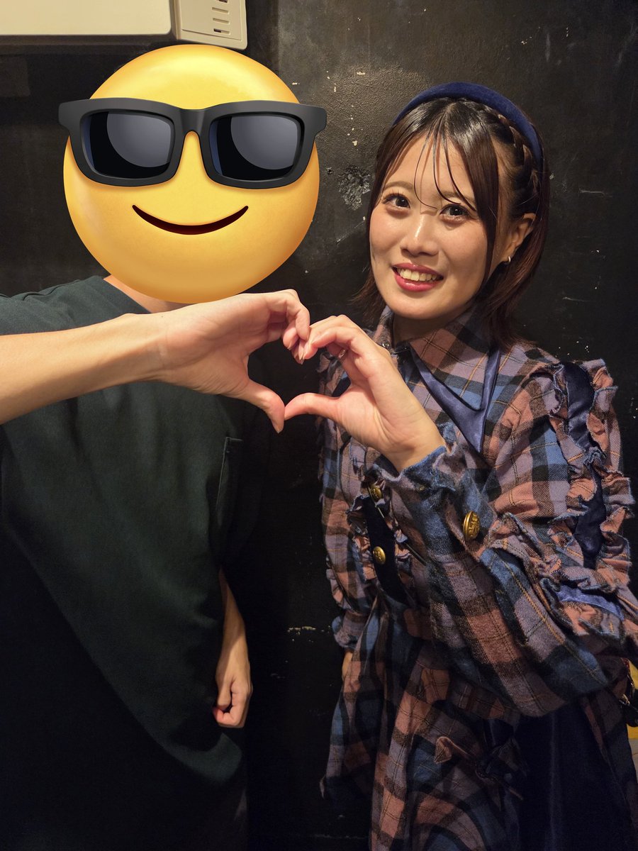 配信はたまにお邪魔してたけどちゃんと覚えてくれて、相変わらずどこでも手を振ってくれるの嬉しい😊
ひなのちゃんに教えてもらったハートの作り方、完璧に覚えました🫡