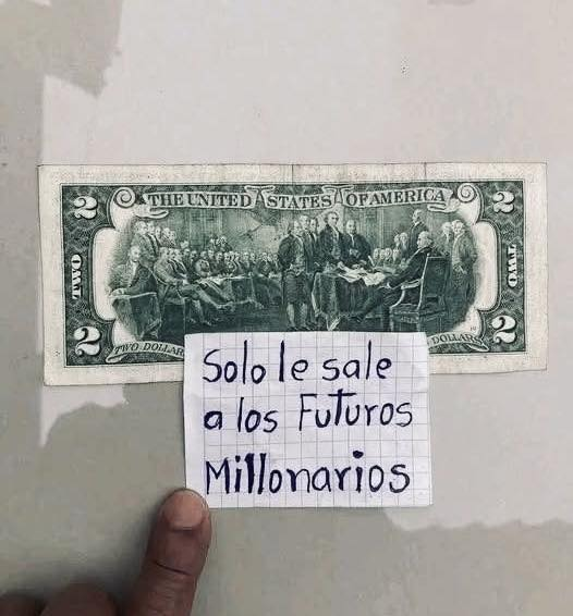 Bandidosfrasess's tweet photo. Así como trates está imagen te irá el resto del año 🤑 https://t.co/TNOs15fBnz