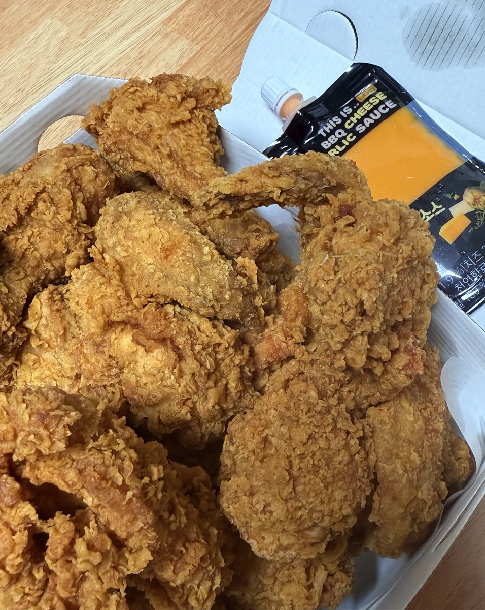 ˗ˋˏ 형원아 ˎˊ˗  나 지금 15시간 풀로 일하고 동료랑 집들이겸 뙤주에 황올 뜯는다........고마버,, 내 점저야메뉴(점심겸저녁겸야식) 정해줘서♡ 
이번 활동 다들 수고햇더(복복🫳🏻💚🫳🏻💚🫳🏻)