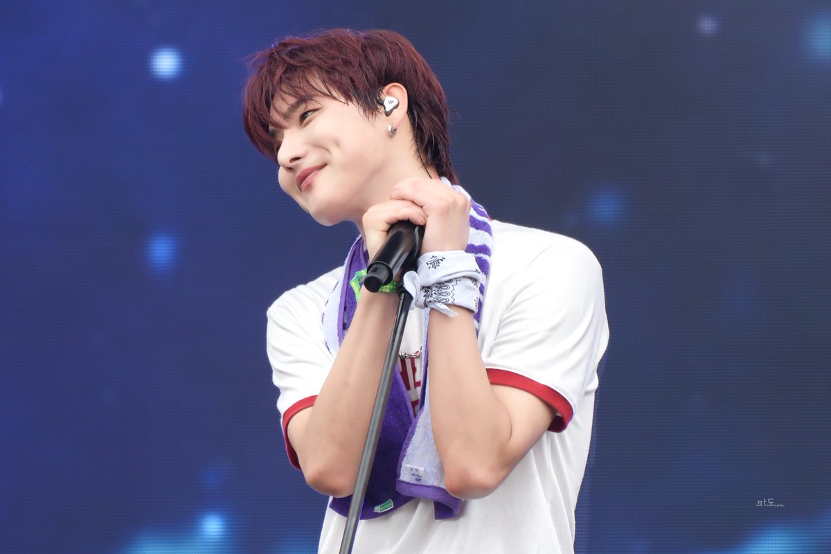 파도 tweet media