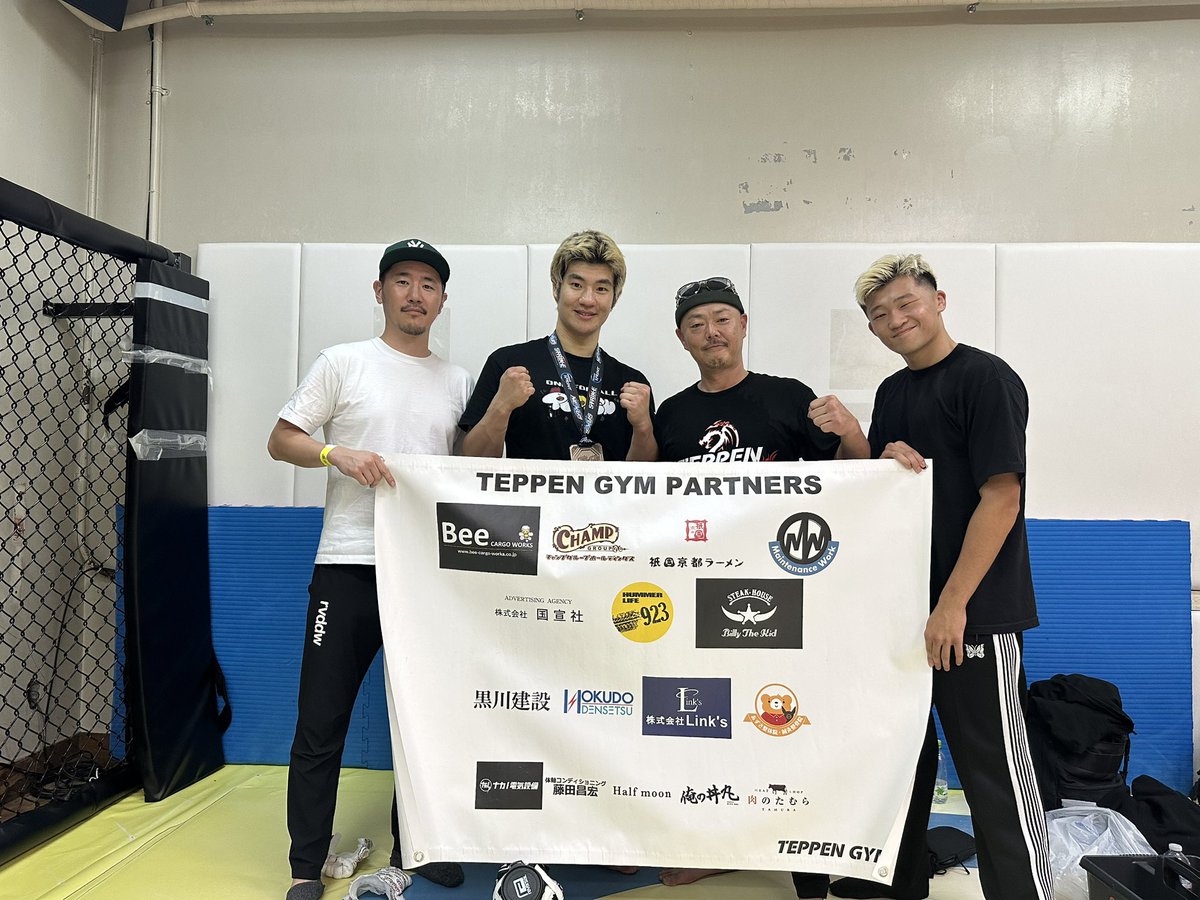 韓国からTEPPENGYM移籍後、初の試合で、コリアンモンスターに進化した姿を魅せてくれた🔥🔥🔥1R KO勝利🏆
対戦してくれた選手、関係者の方々
スタッフの皆様方
心よりお礼を申し上げます。
ありがとうございました！
#TEPPENGYM
#ソンジュ
#STRIKENEXUS6