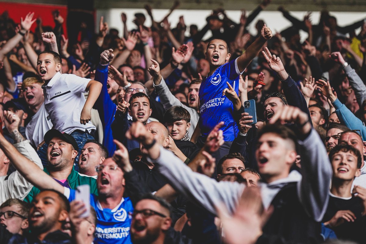 The definition of 'Passion' in the english dictionary should really have a section for <a href="/Pompey/">Portsmouth FC</a> fans! The south coast derby may have ended in a draw but the scenes at the end from the #pompey faithful ... amazing to witness, love my job!