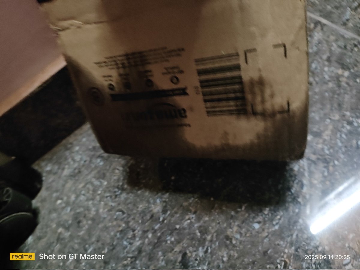 rahulhunts's tweet image. 171-8561124-0409120
@amazonIN
Why deliver the product when it is spoilled and is visible from outside its such a same just in the arch to deliver the product delivering the damage product to the customer