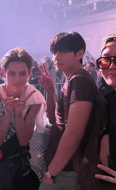 taeteluv_'s tweet photo. https://t.co/Vp5OFd9iBh