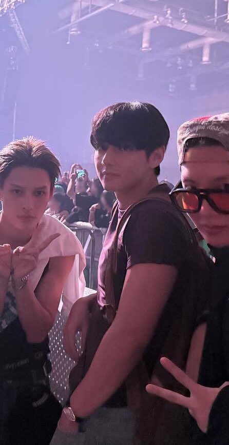 *✧ (@taeteluv_) on Twitter photo 