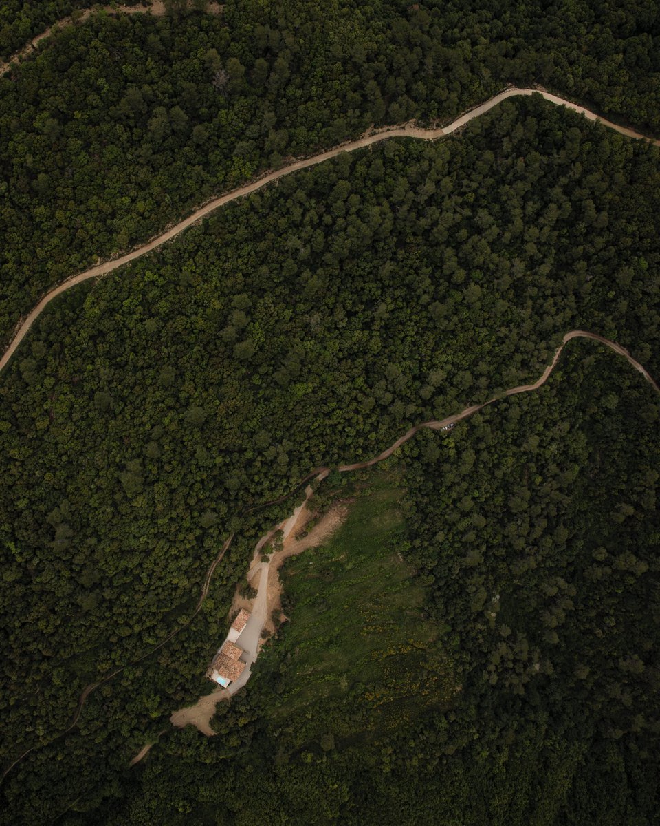 NEW PROJECT FINISHED | MAS CADALT⁣
Is it possible to restore a way of life? Can it be done with the same delicacy used to recover an antique object?⁣

Photos by @fernandogguerra
⁣
#fransilvestrearquitectos #architecture #architecturephotography