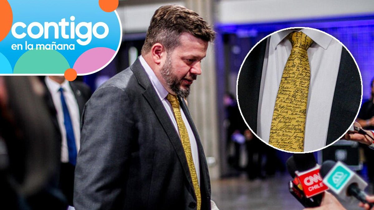 Finalizado el "debate", los medios hegemónicos repararon en un hecho "simpático", Kaiser el troglodita, portaba una corbata con los nombres de los fundadores de EEUU. Asqueroso, repugnante signo de sometimiento al imperialismo yanqui.¡Vamos por un Chile libre y soberano!