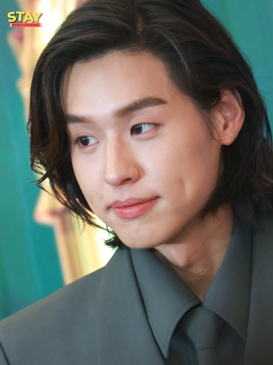 ยินดีกับ บิวกิ้น พุฒิพงศ์ ด้วยน้าา หลังได้รับรางวัล นักแสดงนำชายยอดเยี่ยม จากภาพยนตร์ #หลานม่า ในงานประกาศรางวัลสุพรรณหงส์ ครั้งที่ 33

BILLKIN X Suphannahong

#สุพรรณหงส์ครั้งที่33 
#33thSuphannahong
#BillkinBestActorXสุพรรณหงส์
#สุพรรณหงส์33Xบิวกิ้น 
#Bbillkin
#LAHNMAH