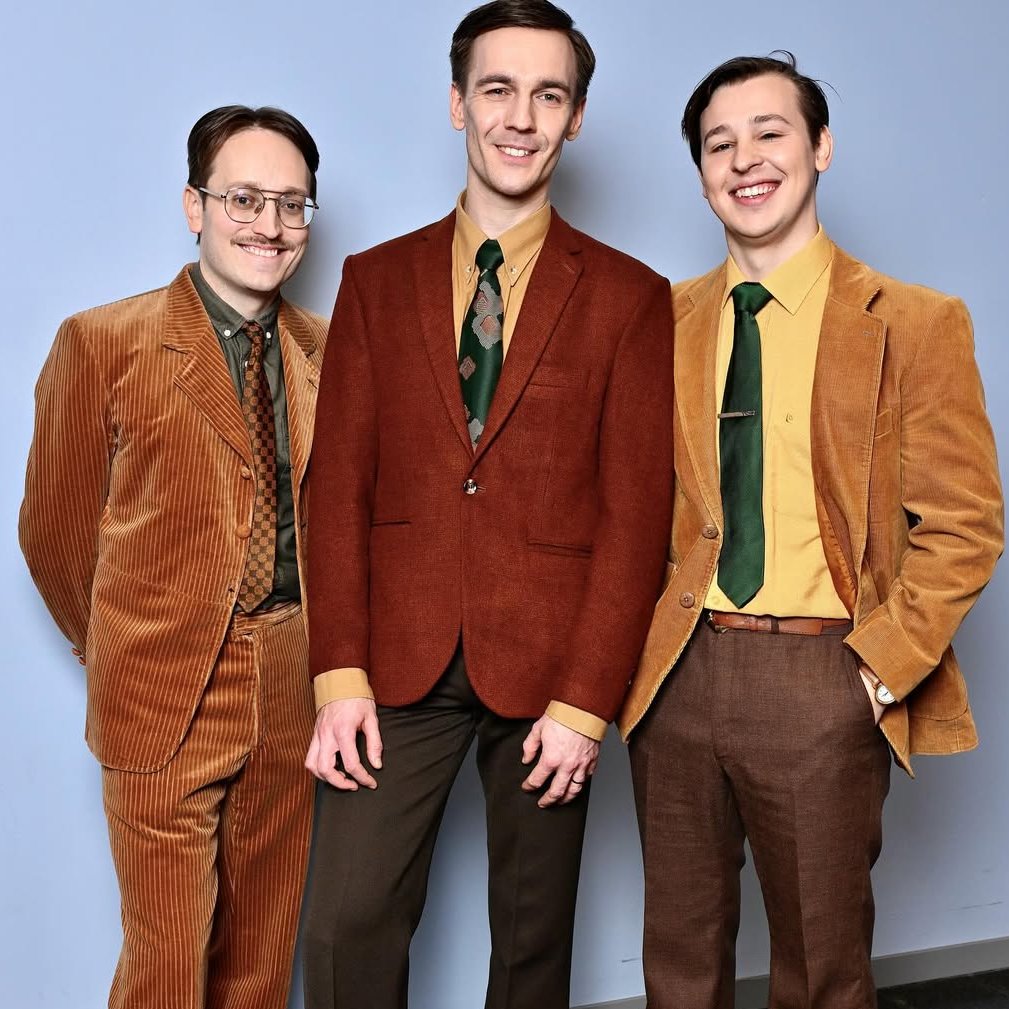 hey me and my boyfriends saw you from across the bar and we really dig your vibe can we buy you a drink