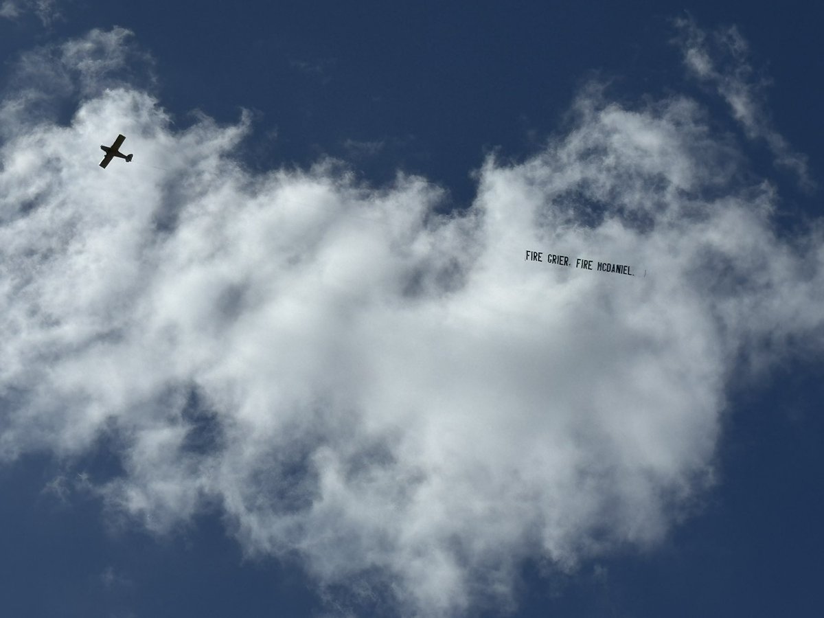 TheRealTP3's tweet image. Dolphins tailgate off to a good start. #MiamiDolphins