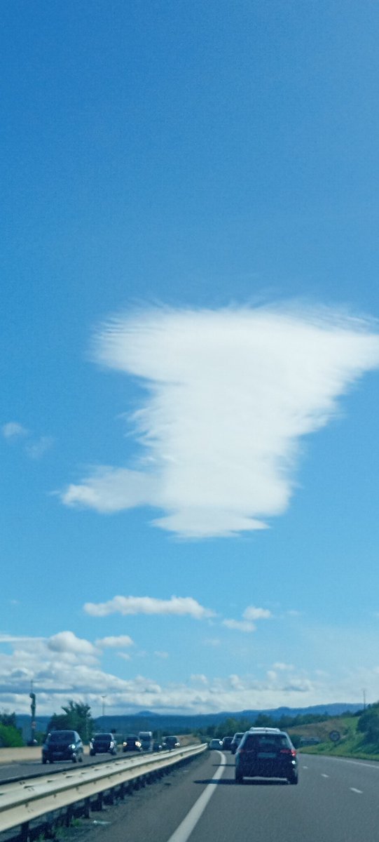 Ndru8588's tweet image. What is this could?

#clouds #artificialcloud ?