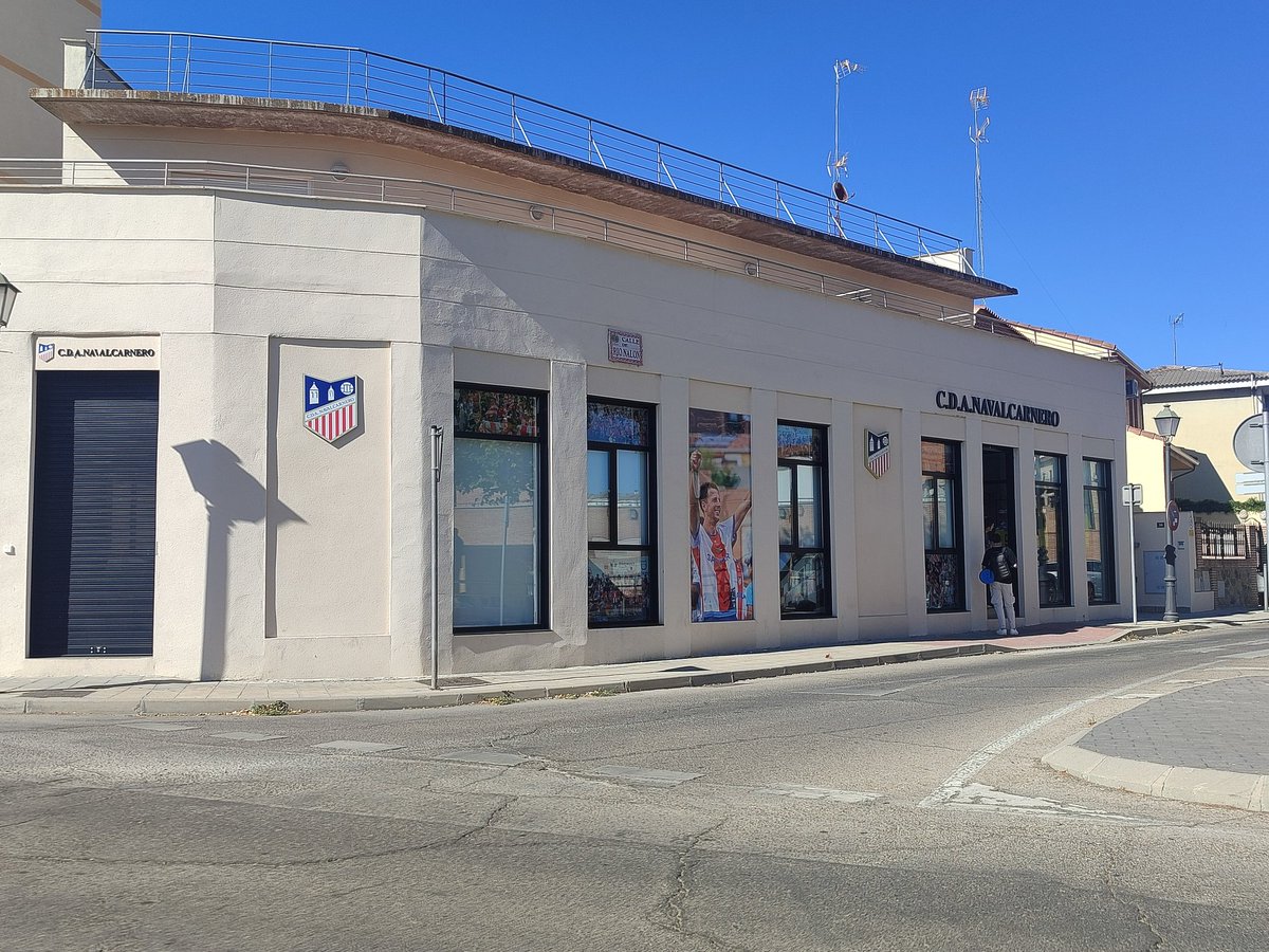 Que locura de tienda oficial tiene el <a href="/CDANavalcarnero/">CDA Navalcarnero</a> 🙌🙌