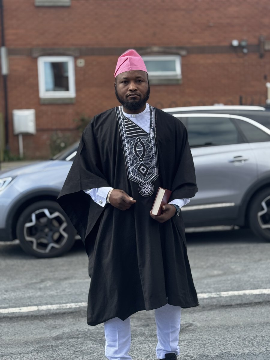 Happy Sunday fam 🌞🕊️
How was service today? Bless the TL with some fresh Sunday JPEGS 👗👔✨