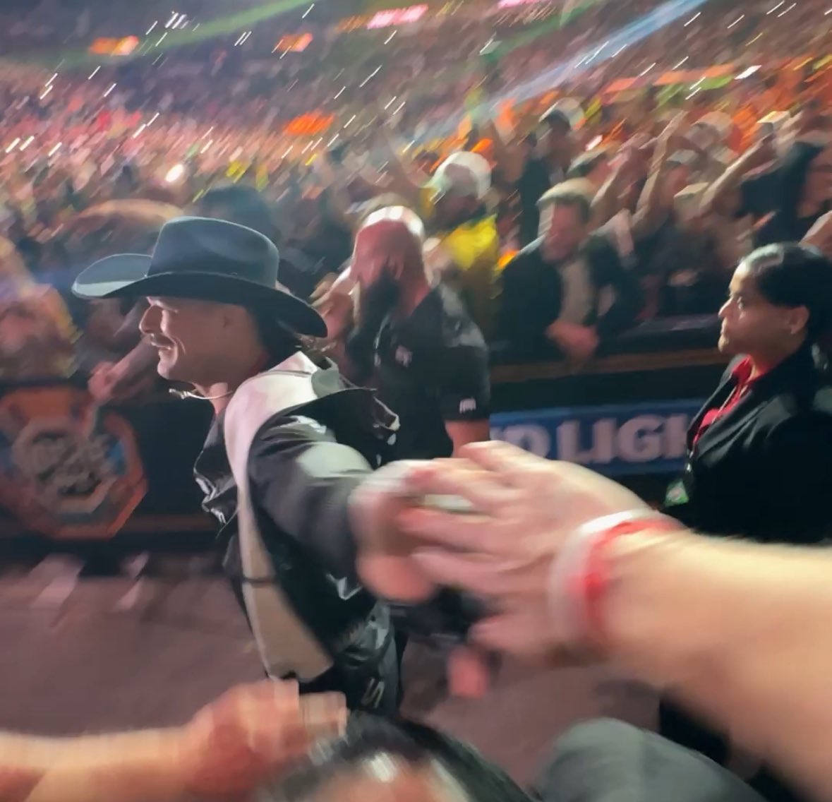 d͇̹͎͖́͐̀͠ĭ̢̜͝ṙ̻ĭ̢̜͝m̬̟̑͗ (@ikodrim) on Twitter photo 