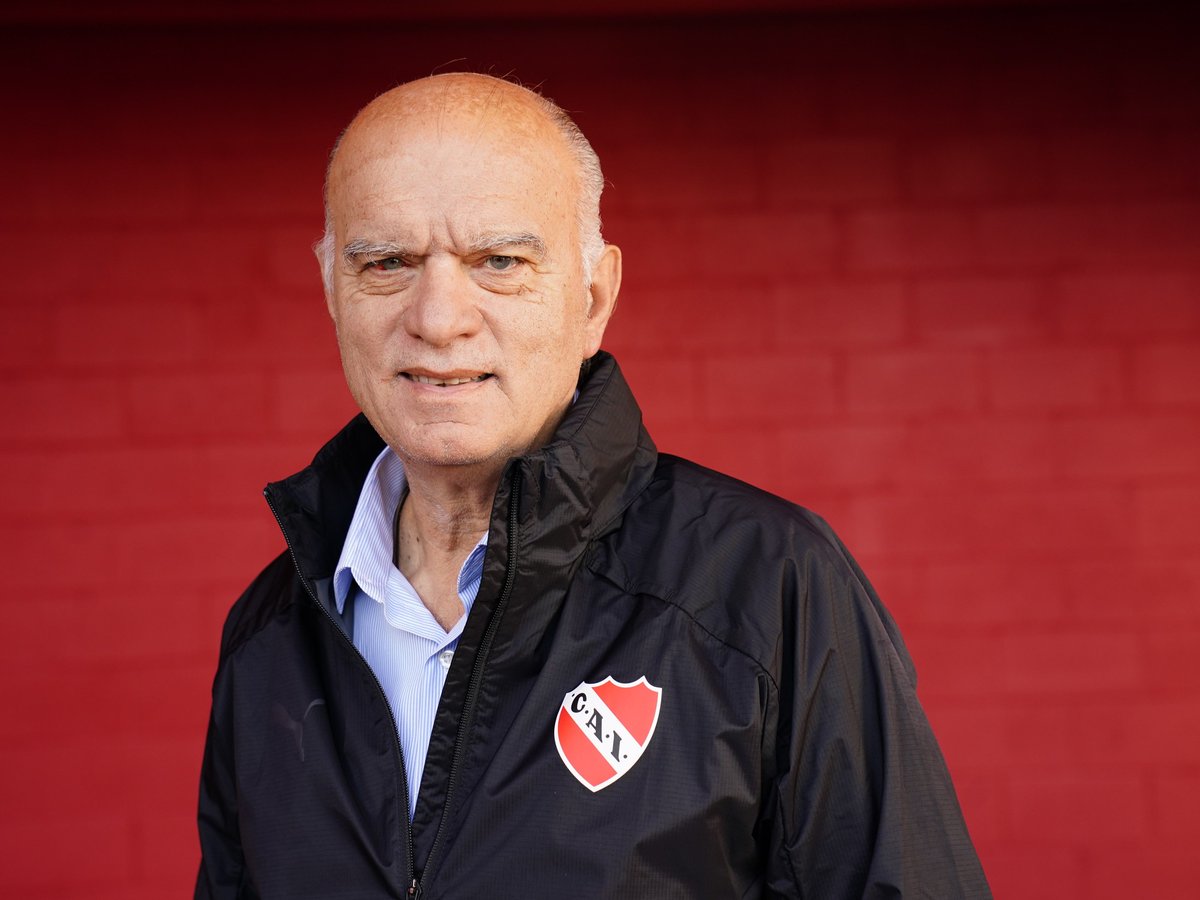 vaconfuria's tweet photo. Grindetti se acaba de comunicar con Aimar para ofrecerle ser el nuevo DT de Independiente.

Quedaron en seguir hablando pero es una negociación difícil, ya que está muy cómodo en F90. https://t.co/ZoAWjdpGGu