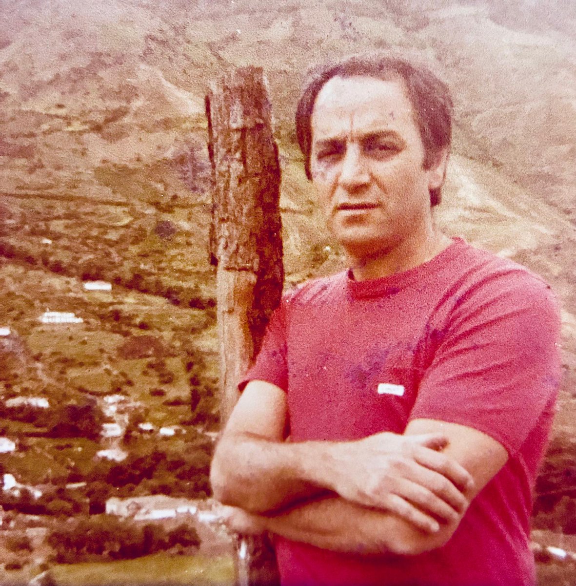 ELDOTI's tweet image. Papá a 12 años sin tu invaluable guía y apoyo, tu legado sigue vivo..