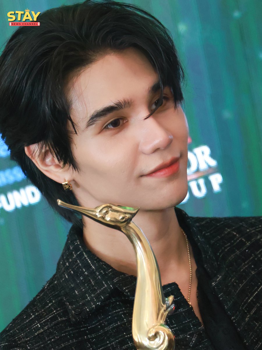 ขอแสดงความยินกับ เจฟ ซาเตอร์ด้วยน้า
หลังได้รับรางวัล เพลงนำภาพยนตร์ยอดเยี่ยม ในงานประกาศรางวัลสุพรรณหงส์ ครั้งที่ 33 

#สุพรรณหงส์ครั้งที่33
#33thSuphannahongxJeffSatur 
#JeffSatur 
#เจฟซาเตอร์