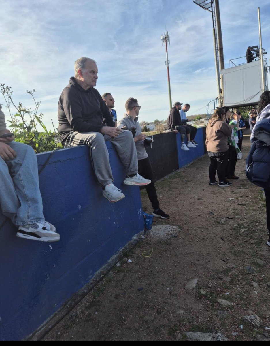 JimenaJuani's tweet image. Marcelo Bielsa watching a football game yesterday in Uruguay ❤️
