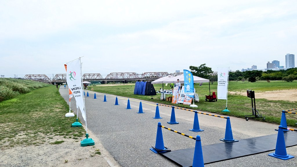 kobe35marathon's tweet photo. 2日連続で大会出場！
どちらも目標タイムに届かず😭

09/13 淀川ナイトマラソン（ハーフ）
  01時間28分06秒

09/14 淀川モーニングマラソン（10km）
  40分16秒

4分10秒を超えると急激にキツくなる
神戸マラソンまであと約2ヶ月
間に合うかな… https://t.co/LIQbKituyj