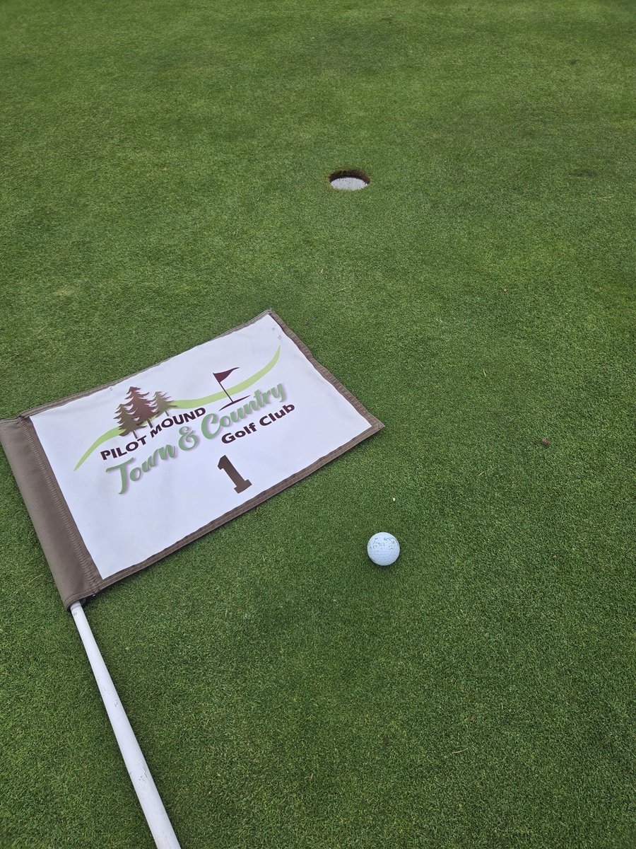 SuperPiperTBay's tweet photo. Pilot Mound Town & Country GC is #134 on the #golfMB #golftour Just straight forward fun, great greens and irrigation upgrades in progress. Fantastic food with 5 star burgers. 13 more to go! https://t.co/WRopFvORpP