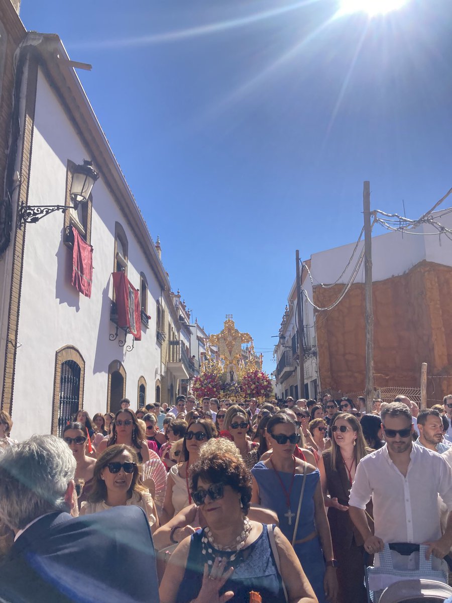 jmsc1086's tweet photo. AHÍ LA LLEVÁIS PARA QUE REVENTÉIS CON ELLA https://t.co/KX6dFpAhvK